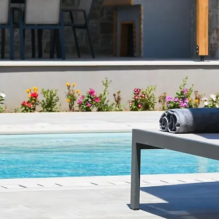 Charming Penelope With Private Pool Walking *