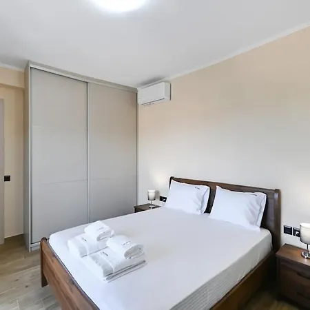 Charming Penelope With Private Pool Walking Villa