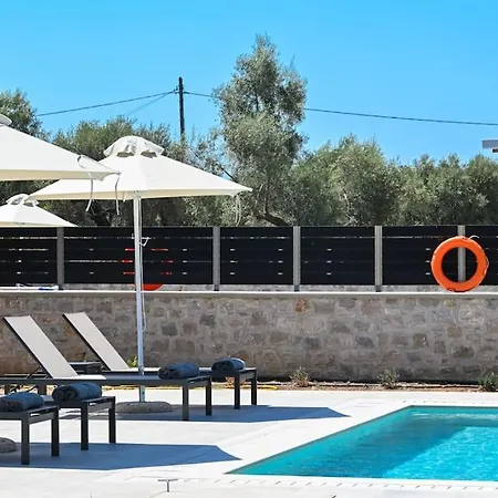 Charming Penelope With Private Pool Walking Villa *