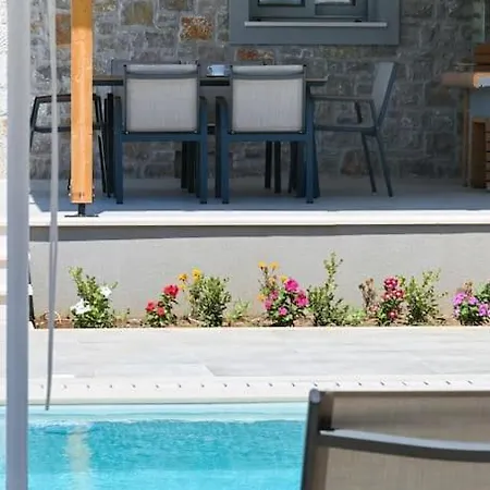 Villa Charming Penelope With Private Pool Walking
