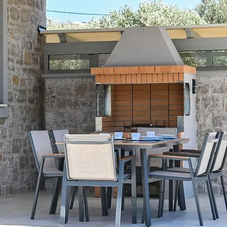 Villa Charming Penelope With Private Pool Walking