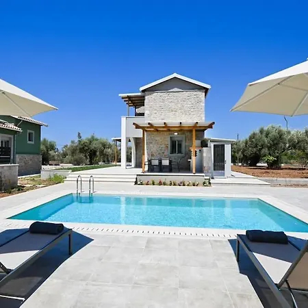 Charming Penelope With Private Pool Walking *